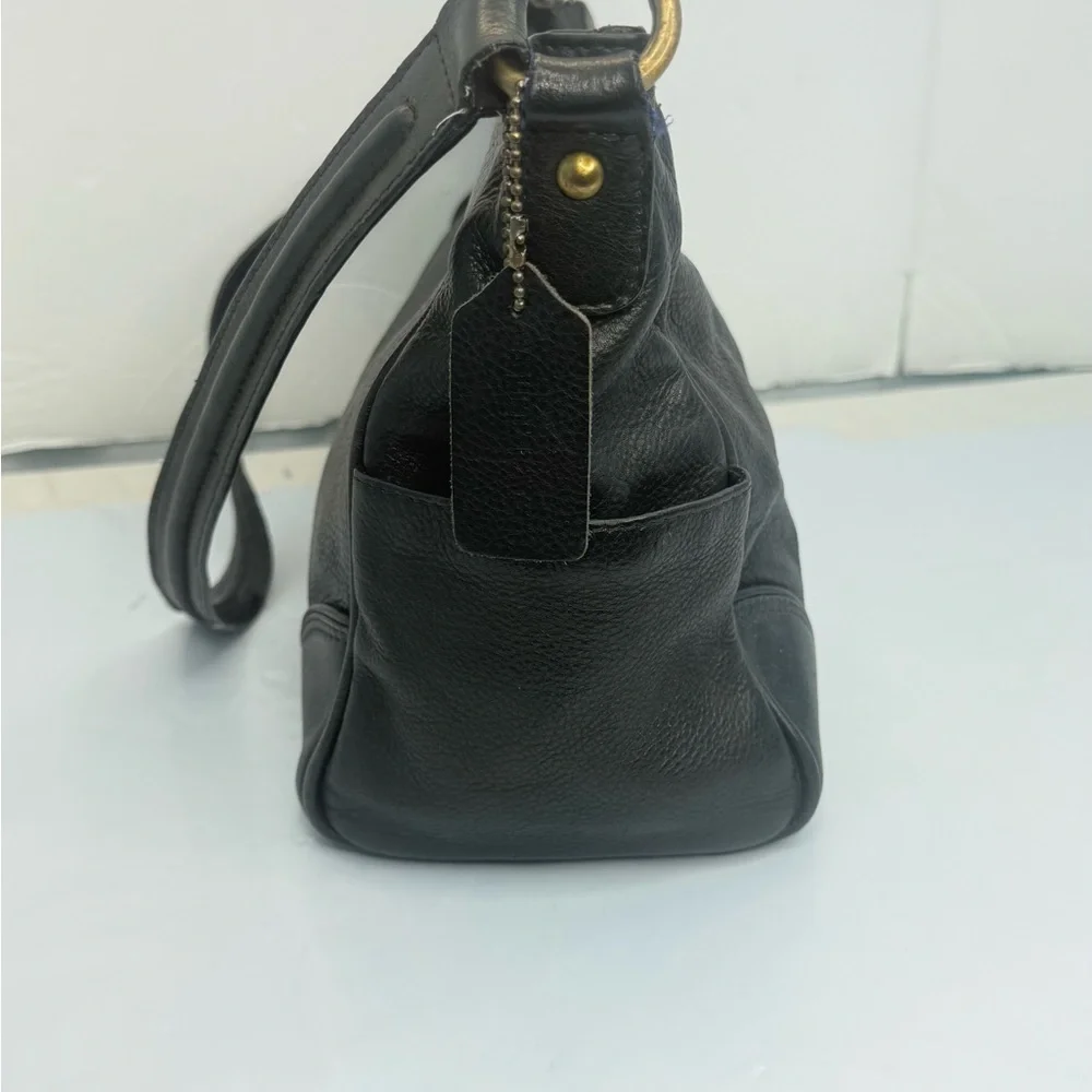 VINTAGE Great American Leather Works 100 % leather bag in black.
